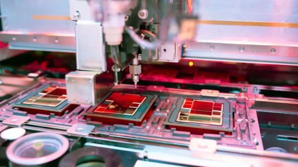کپی برداری غیرمنتظره TSMC از معماری اینتل؛ رقابت نو در بسته بندی تراشه های هوش مصنوعی کپی برداری غیرمنتظره TSMC از معماری اینتل؛ رقابت نو در بسته بندی تراشه های هوش مصنوعی